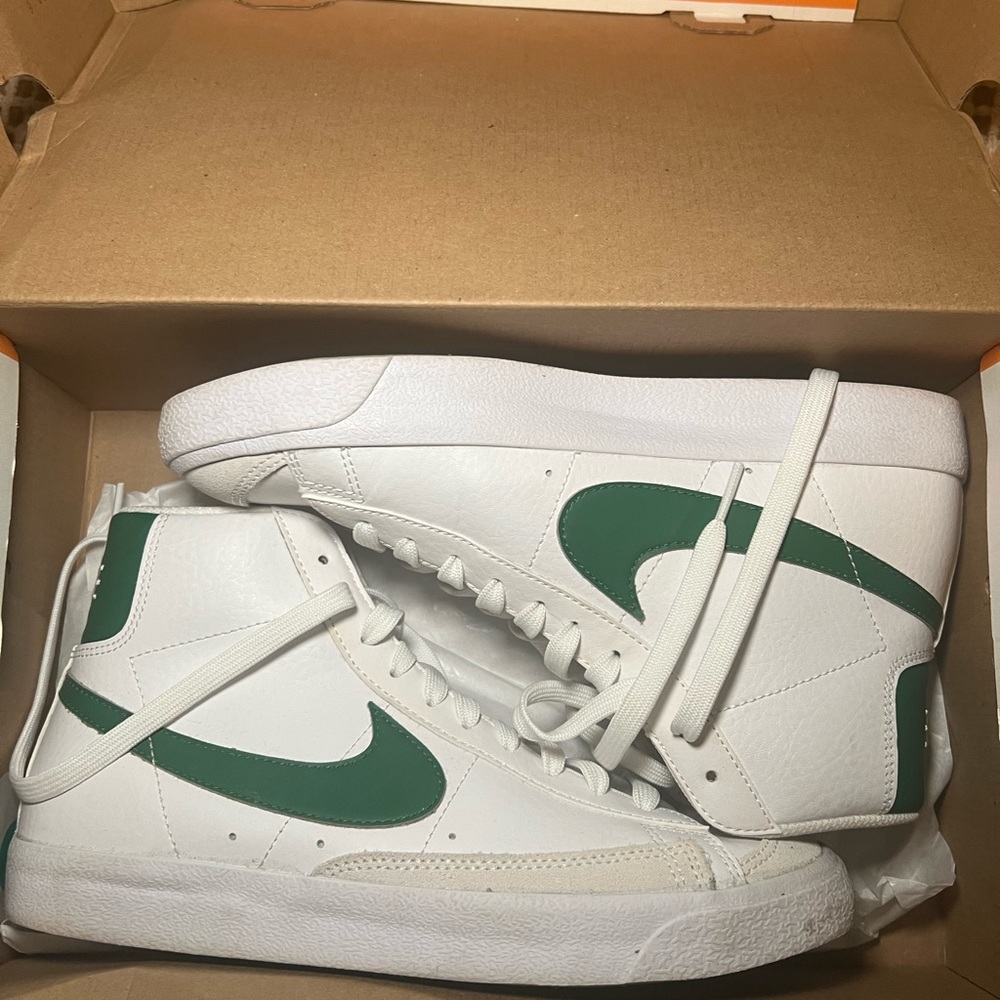 NIKE BLAZER MID ‘77